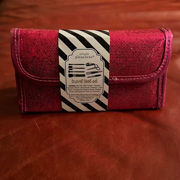 Travel Beauty Set - Picture 1 of 2